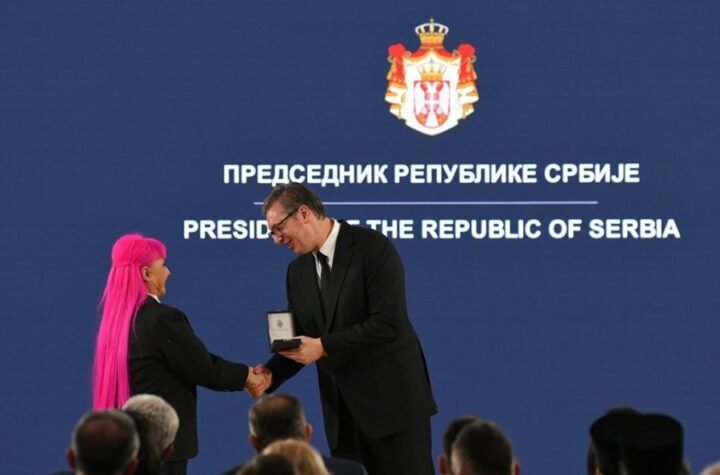 ZORICA BRUNCLIK I MIRKO KODIĆ DOBILI ODLIKOVANJA! Predsednik Srbije uručio priznanja istaknutim estradnim umetnicima!