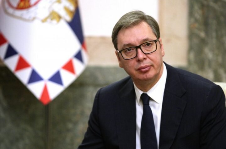 JEDINSTVO NAŠEG NARODA JE SADA VIŠE NEGO POTREBNO! Jevtić pred put predsednika Vučića u Njujork: Diplomatska borba za čast i protiv demonizacije srpskog naroda!