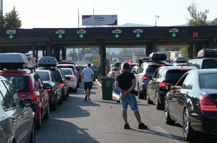 FORMIRANA KOLONA VOZILA NA GRADINI, NA NAPLATNOJ STANICI DIMITROVGRAD OBUSTAVA SAOBRAĆAJA! Najnovije informacije o stanju na putevima i zadržavanju na graničnim prelazima