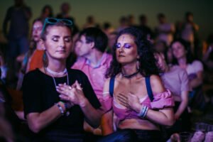 Isceliteljske vibracije i ples koji manifestuje ljubav - Exitova oaza muzike poziva publiku na dublje jedinstvo