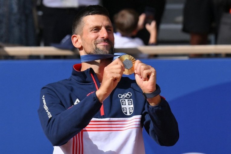 PRVO OLIMPIJSKO ZLATO ZA NOVAKA! Sija Kula Beograd! Srbija slavi PODVIG Đokovića!