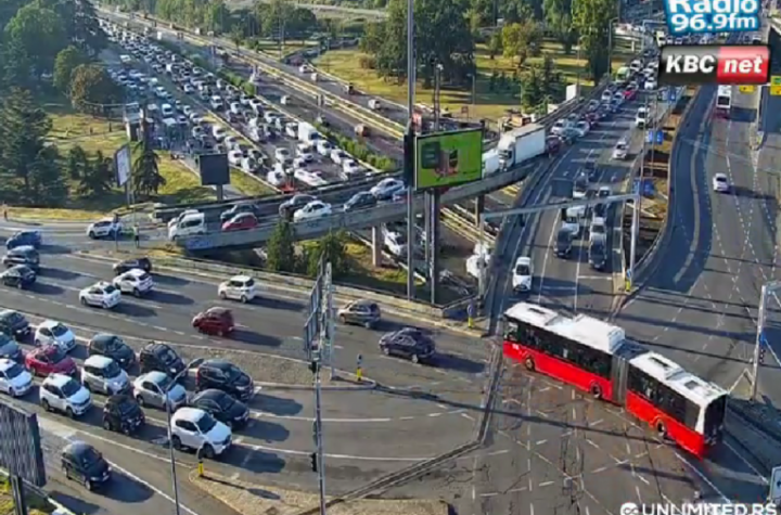 KOLAPS NA AUTOKOMANDI, HAOS NA GAZELI, NA PANČEVCU KOLONE! Evo kakvo je stanje na beogradskim ulicama! (FOTO)