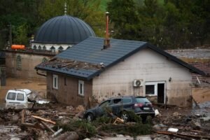 Broj poginulih u razornim poplavama koje su okovale BiH ponovo porastao: Potraga za nestalima se nastavlja!