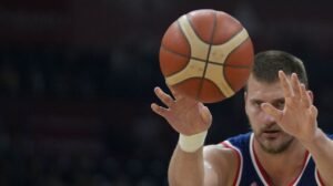 DA LI ĆE NEKI NBA KLUB IGRATI U SRBIJI!? Prvi čovek najjače lige sveta: Nikola Jokić me je pitao...