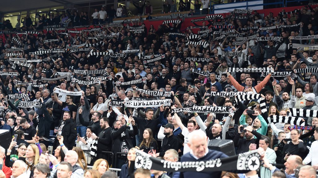 NAVIJAČI SE OGLASILI POSLE PROMENA U FK PARTIZAN! Evo da li se Grobari vraćaju u Humsku!