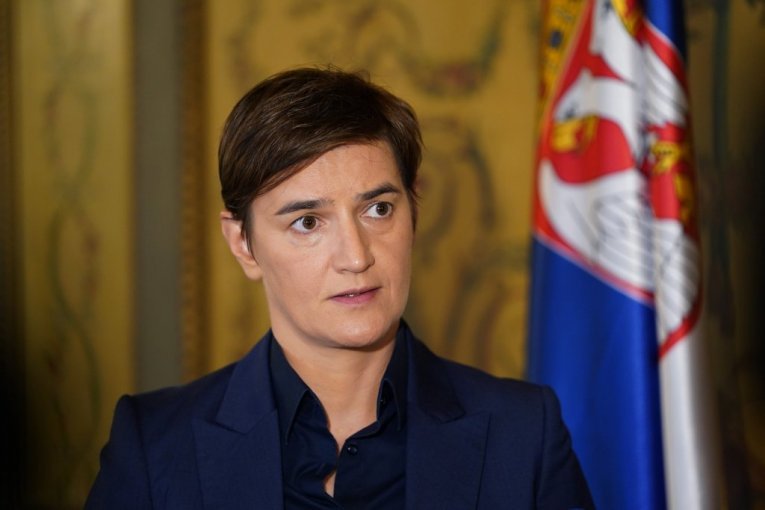 BRNABIĆ OŠTRO KOMENTARISALA PROTESTE I OPOZICIJU: "Dok Vučić obilazi porodice tragično stradalih u nesreći, zgubidani se svađaju sami sa sobom!"