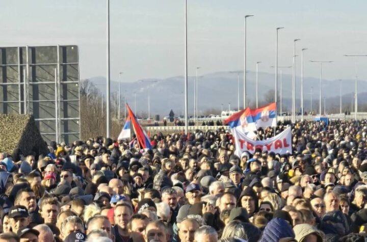 Moćne fotografije sa otvaranja auto-puta, okupile se hiljade ljudi! Vučić: Ponosan sam na našu Srbiju