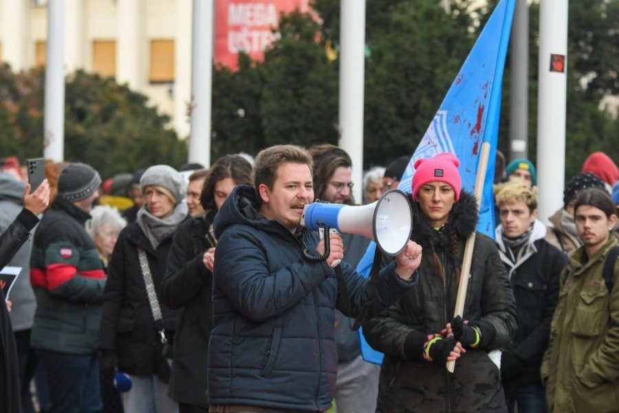 OVO JE OTIŠLO PREDALEKO! Studenti iz Novog Sada spremaju tužbe protiv odgovornih za blokade fakulteta!