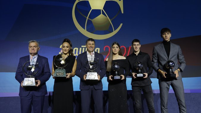 SVEČANA CEREMONIJA FSS: Zlatne lopte dodeljene Dušanu Vlahoviću i Vladanu Milojeviću (FOTO)