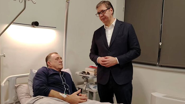 VUČIĆ POSETIO DODIKA U BOLNICI: Poželeo sam mu brz oporavak i dobro zdravlje! Radujem se nastavku saradnje (FOTO)