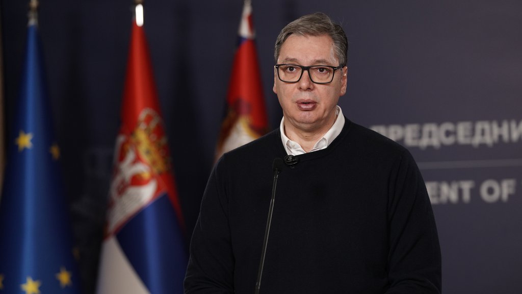 'I pištolj na čelo da mi stave, neću dozvoliti uništavanje Srbije' Vučić: Nikada neću prihvatiti nikakve prelazne vlade, hoću da se pita ceo narod