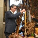 "DANAS JE DAN POMIRENJA I BLAGOSTI, SA TAKVIM OSEĆAJEM U SRCU ODNOSITE SE I PREMA DRUGIMA"! Predsednik Vučić na Badnji dan poslao moćnu poruku! (FOTO)