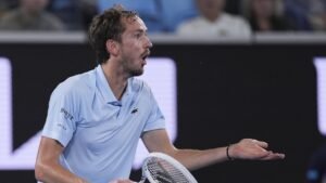 NAJVEĆI ŠOK NA AUSTRALIJAN OPENU: Danil Medvedev ispao u 3 ujutru od anonimusa posle pet setova