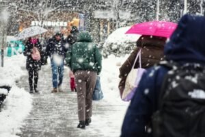 SNEG VEĆ POČEO, ČEKA NAS POLARNA NOĆ: Mećava udara na ove delove Srbije, evo koliko će trajati NAJHLADNIJI PERIOD