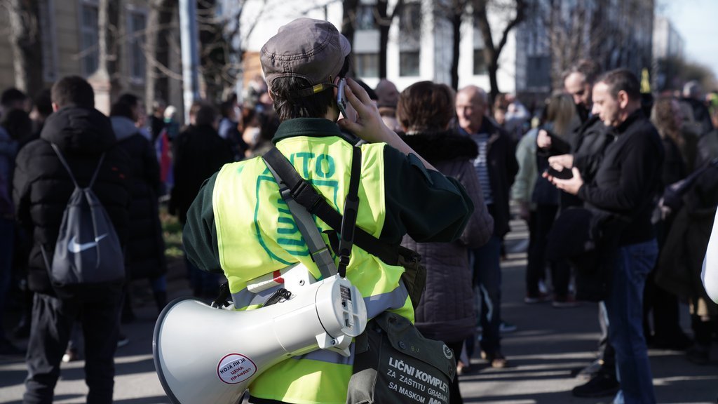 LJUDI KOJI SU UČESTVOVALI U OLUJI PODRŽAVAJU PROTESTE U SRBIJI: Ova fotografija sve govori