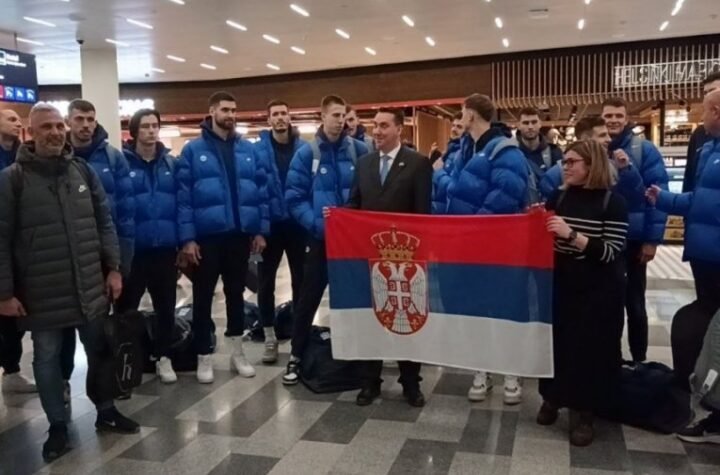 USTAJ SINE, SRBIJA ZOVE: Kari dobio neočekivano pojačanje - jedva ga probudili i "spakovali" u avion za Helsinki!