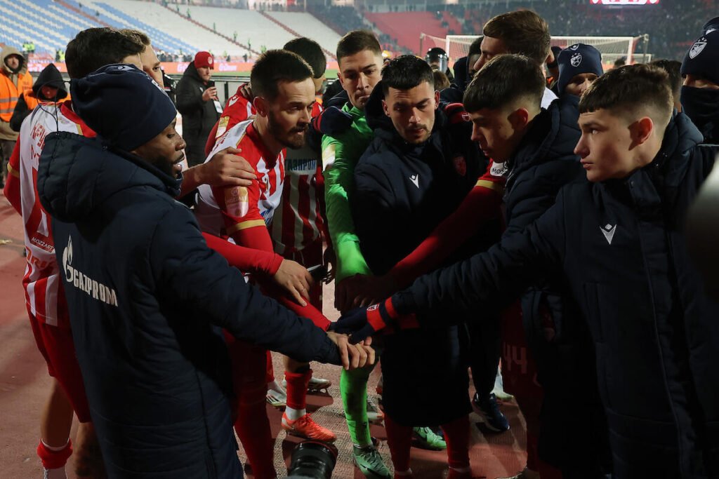 Crvena zvezda dovodi malerozno pojačanje?