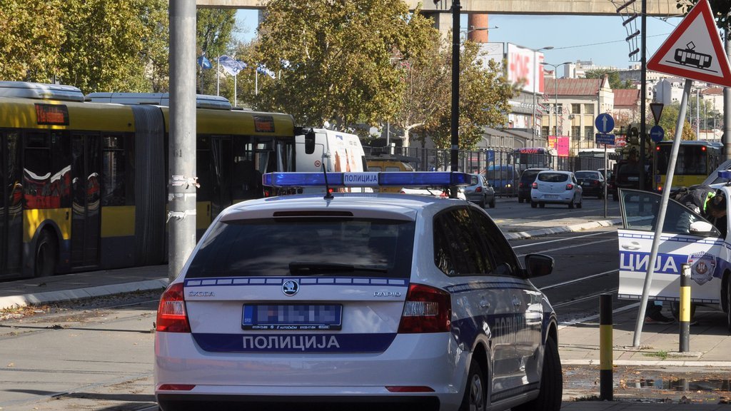 GRADSKI AUTOBUS NAGLO ZAKOČIO, IMA POVREĐENIH! Drama na liniji 16 u centru grada: Hitna prevozi putnike u Urgentni centar