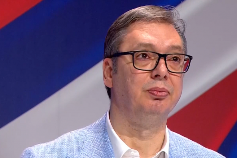 "OBOJENU REVOLUCIJU ORGANIZOVALI DA NE BISMO MOGLI DA SAČUVAMO SRPSKU I KiM"! Vučić: "Maltretiraju ljude gde god stignu"!