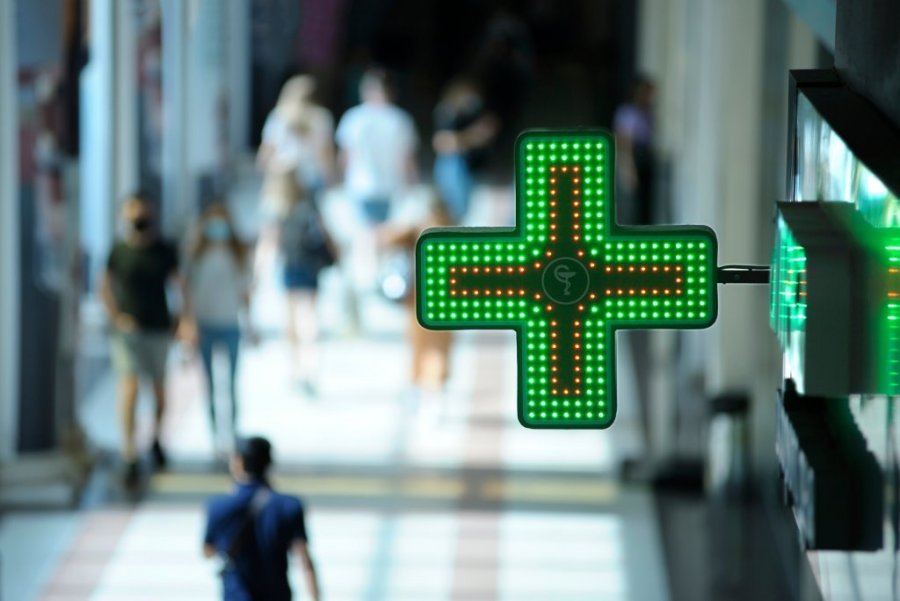 DEŽURNE APOTEKE, IZMENJEN RED VOŽNJE U PREVOZU I NERADNI DANI! Evo kako za Prvomajske praznike rade tržni centri, supermarketi, pijace i benzinske stanice!