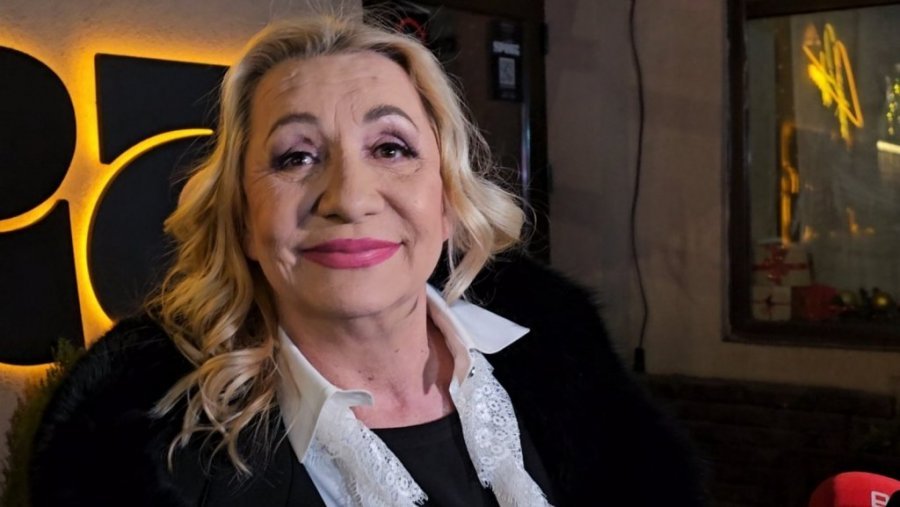 DUGO ČUVANA TAJNA O CECI I VESNI ZMIJANAC: Zbog OVOGA nije smela da otpeva hit "Idi dok si mlad", bilo joj STROGO ZABRANJENO!