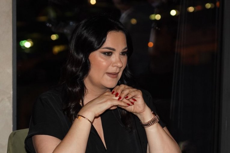 "JA TU NE BIH ŽIVEO NEMA ŠANSE ": Komšije otkrile sve o kući Jane Todorović - ISPOD KUĆE IMA SMEĆE!