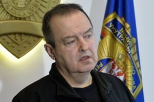 "NE SME NIKO DA VAS BIJE, ALI NE SMETE NI VI DA BIJETE POLICIJU NITI BILO KOGA DRUGOG"! Dačić proručio blokaderima foteljeašima šta ih čeka ako nastave sa nasiljem!