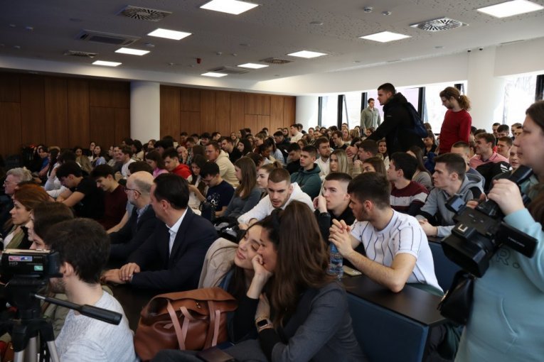 NEPHODNO JE DA NASTAVA POČNE! Oglasili se sa FON, ovo je njihov plan za realizaciju nastave!