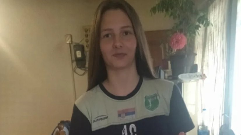 Nestala tinejdžerka u Novim Banovcima: U ponedeljak otišla u školu, ali se iz nje nije vratila