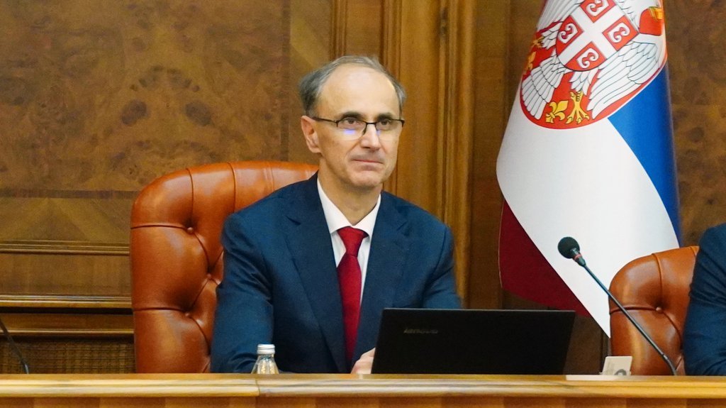 ODRŽANA PRVA SEDNICA VLADE REPUBLIKE SRBIJE: Macut čestitao ministrima