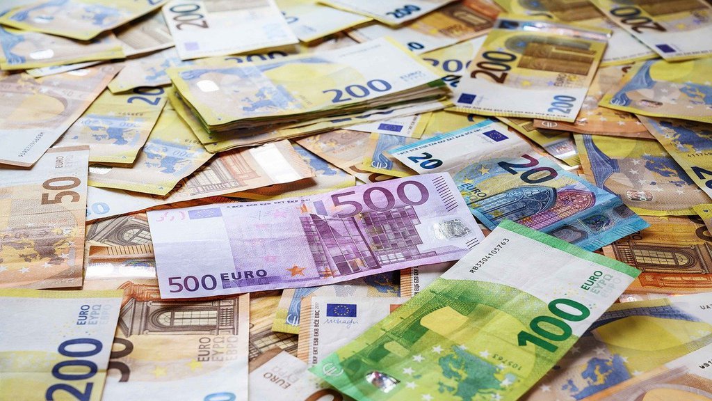 RASTE PROSEK PLATA U SRBIJI: Evo koliko se u februaru zarađivalo