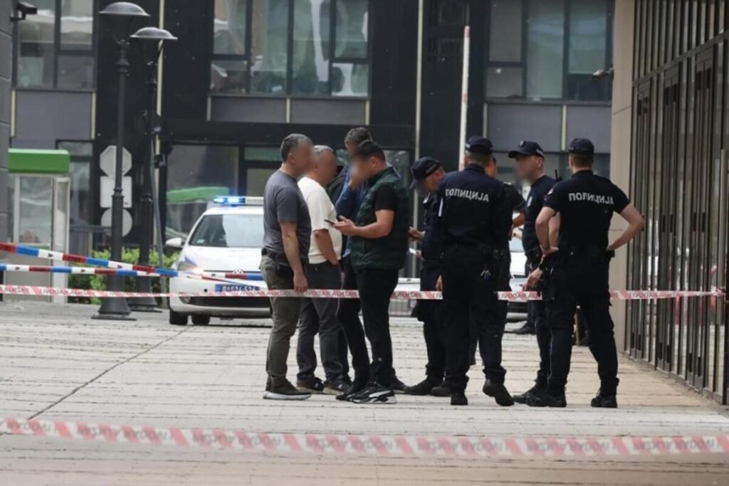 U toku je policijska potraga za pucačem maskiranog u dostavljača na Novom Beogradu!