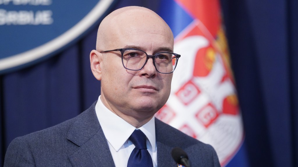VUČEVIĆ ČESTITAO NOVOJ VLADI I PREMIJERU ĐURU MACUTU: Važno je da učine sve da se smire tenzije u društvu, i da zastupaju i štite nacionalne interese