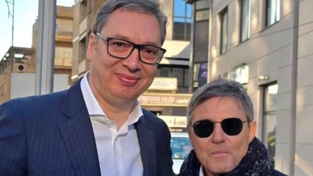 'HVALA PIKSUJU I MNOGIM LEGENDAMA NIŠA ŠTO SU UVEK UZ SRBIJU' Vučić podelio fotografiju sa svenarodnog sabora u Nišu