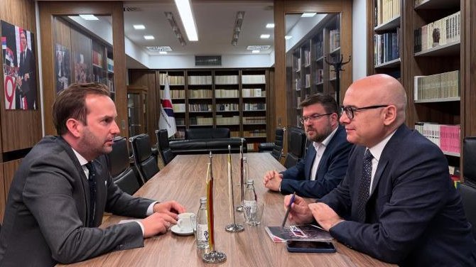 'KORISTAN SASTANAK' Vučević se sastao sa direktorom Fondacije 'Konrad Adenauer' za Srbiju i Crnu Goru