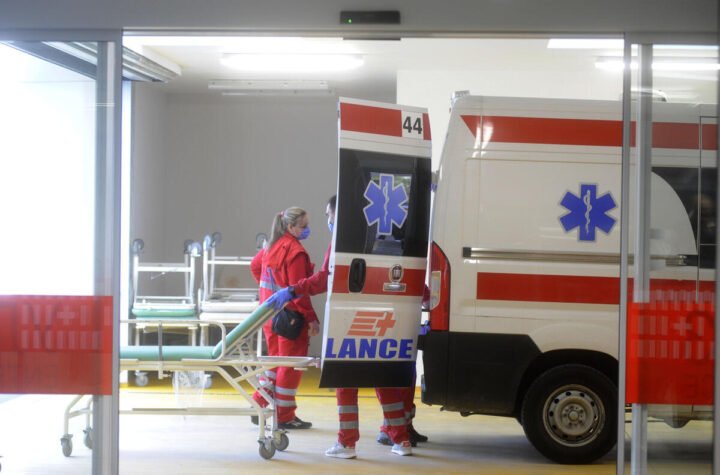 Astmatičari, onkološki pacijenti.... Evo ko je sinoć najviše zvalo Hitnu pomoć