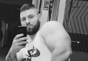 DA SRCE PREPUKNE NA OVAJ PRIZOR! Nakon SAHRANE Benjamina Spahovića rijaliti zvezda pokazala POTRESNU FOTOGRAFIJU – cela nacija završila u suzama!
