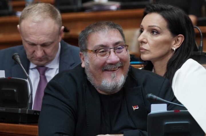 DEJAN BULATOVIĆ: Mariniku i Đilasa neće ni sopstvena politička senka, niti blokaderi i ostatak opozicije