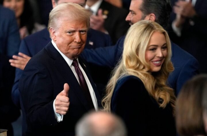 DONALD TRAMP POSTAO DEDA PO 11. PUT! Stigla i prva slika malog Aleksandera! (FOTO)