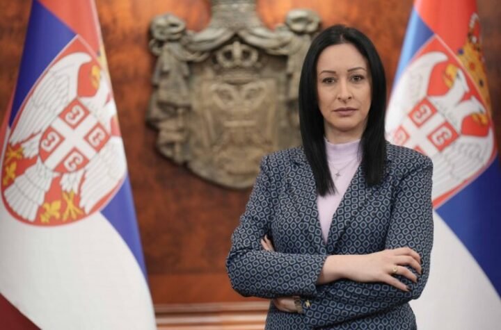 DRŽAVA STAVILA AKCENAT NA RETKE BOLESTI: Žarić Kovačević posetila Anđelu, devojčicu koja boluje od spinalne mišićne atrofije