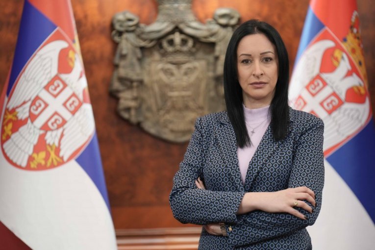 DRŽAVA STAVILA AKCENAT NA RETKE BOLESTI: Žarić Kovačević posetila Anđelu, devojčicu koja boluje od spinalne mišićne atrofije