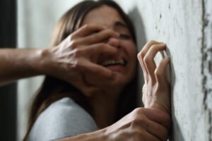 "DVE GODINE ME JE TERAO NA INTIMNE ODNOSE"! Otac iz Beograda uhapšen posle tvrdnji maloletne ćerke!
