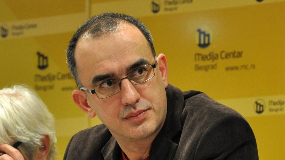 Dinkov sajt traži 'upokojenje vampira': Skandaloznom karikaturom udaraju na SPC