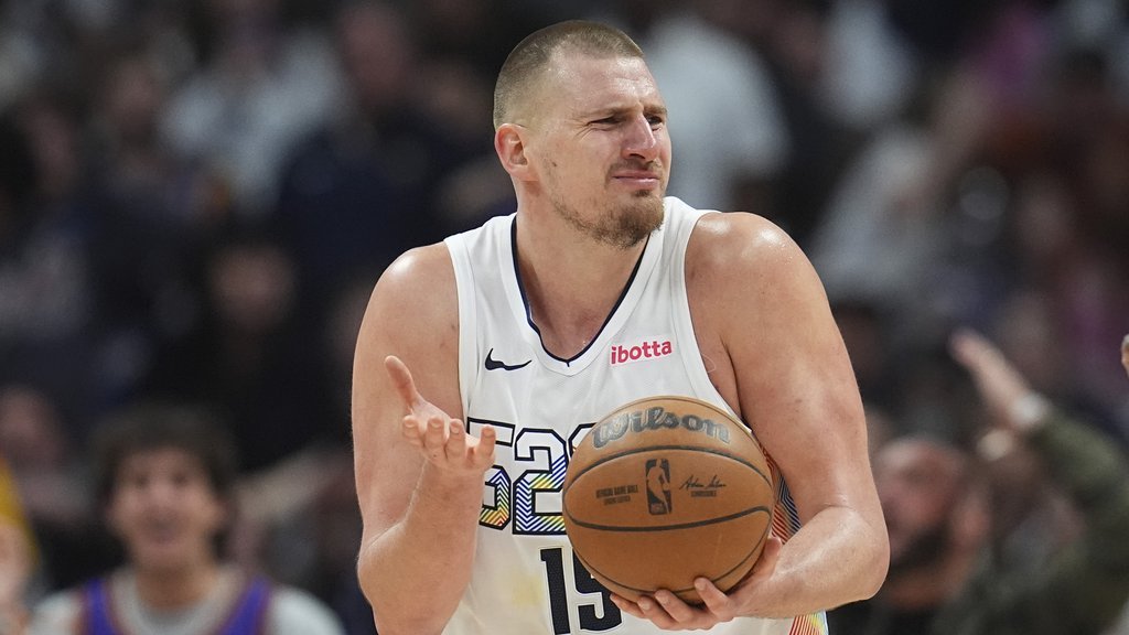 GLEDAĆEMO MAJSTORICU: Jokić se 'ugasio' u drugom poluvremenu, Bogdanovi Klipersi srušili Denver