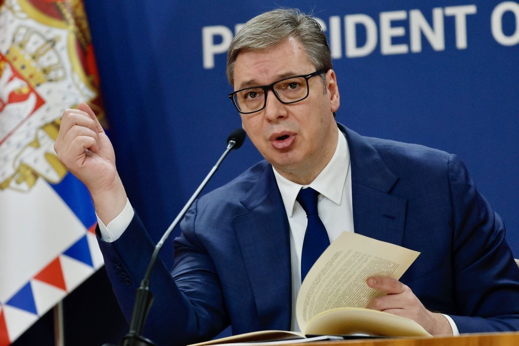 HRVATIMA, PONOŠU, TEPIĆKI I MILIVOJEVIĆU ZAJEDNIČKO JEDNO - MRŽNJA PREMA VUČIĆU! Poslanici SNS demontirali opozicione laži: Za ovu zemlju je dao i zdravlje i snagu i dane i noći bez sna!