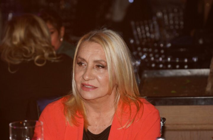 JEDNA OD NAJPOPULARNIJIH NAŠIH PEVAČICA FRAPIRALA SVE: "Znala sam da sednem na grob neke babe i popijem po devet čokanjčića rakije"!
