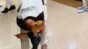 KOLIKO LJUBAVI I EMOCIJA U NEKOLIKO SEKUNDI! Očeva najveća ljubav - Ognjena dotrčala do Nikole Jokića, a onda je usledio dug zagrljaj