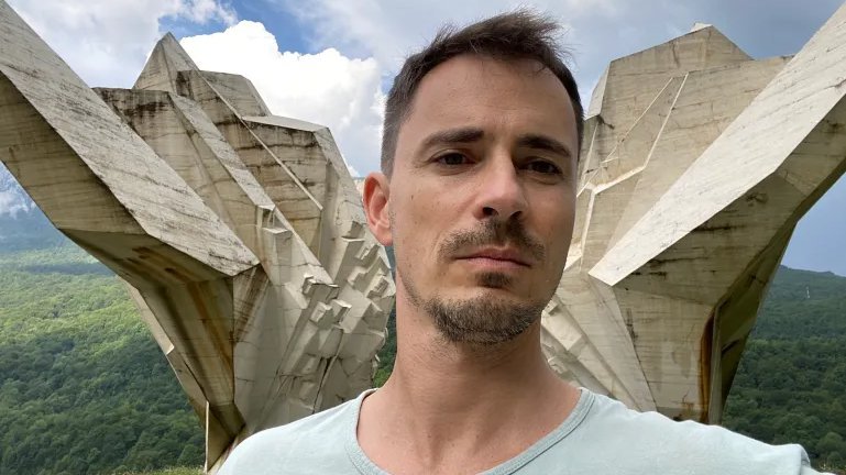 NASTAVLJA SE RAT MEĐU BLOKADERIMA Reditelj Stevan Filipović optužuje vođe plenuma: Vi nama ispod žita pokvareno podvaljujete svoje političke ideje!