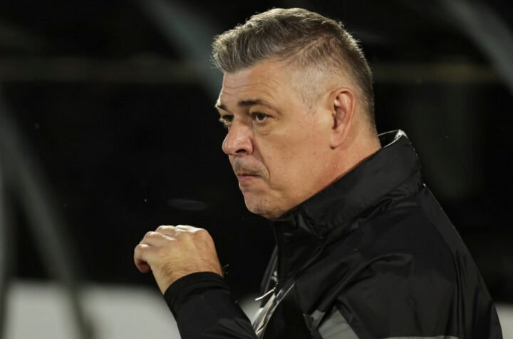 NAVIJAČI BORCA NE ŽELE MILOŠEVIĆA NA KLUPI! Osvanula BRUTALNA poruka za legendu Partizana (FOTO)
