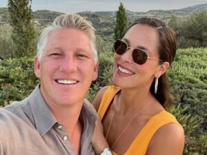 NEMCI RAZAPELI ŠVAJNIJA I POTPUNO STALI UZ ANU: Ima Ivanovićeva svojih para, a Bastijan nema ništa, vila se vodi na njegovog tatu...